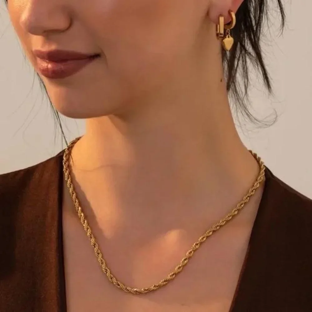 NEW TWISTED 18K GOLD CHAIN NECKLACE - Picture 1 of 5